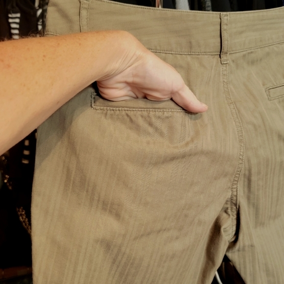 OLD NAVY ♡ Sweet Military Green Cotton Low Waist Bengal Striped Bermuda Shorts 6 - Picture 13 of 16